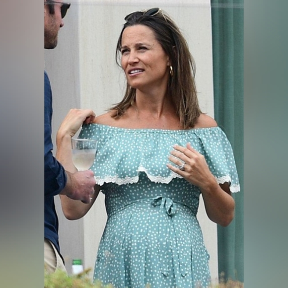 Miss Patina O'Keefe off-the-shoulder dress ASO Pippa Middleton - Picture 3 of 5